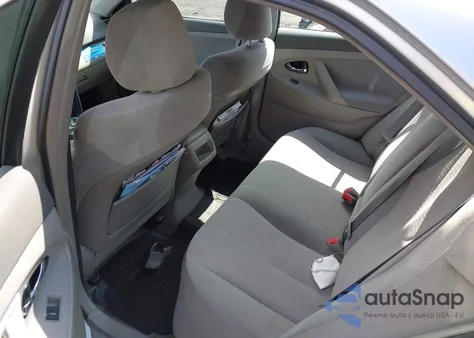 2010 Toyota Camry Le z USA, uszkodzony, nr VIN 4T4BF3EKXAR026216